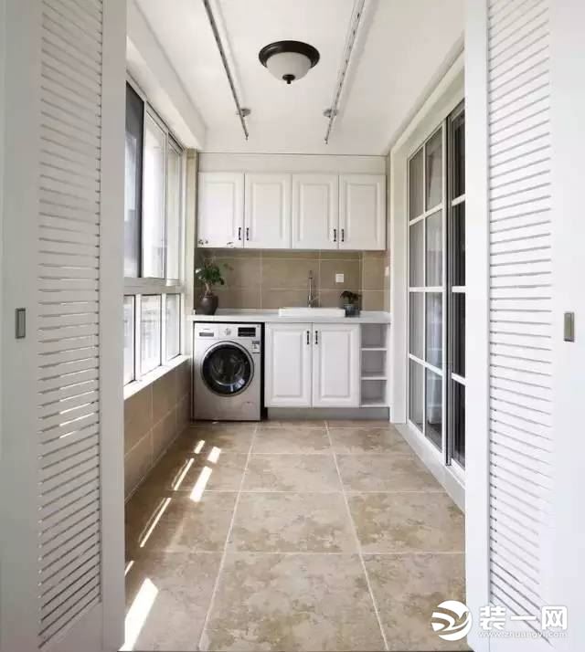 大自然装饰公司豪装工厂店:飘窗和阳台设计有什么区别